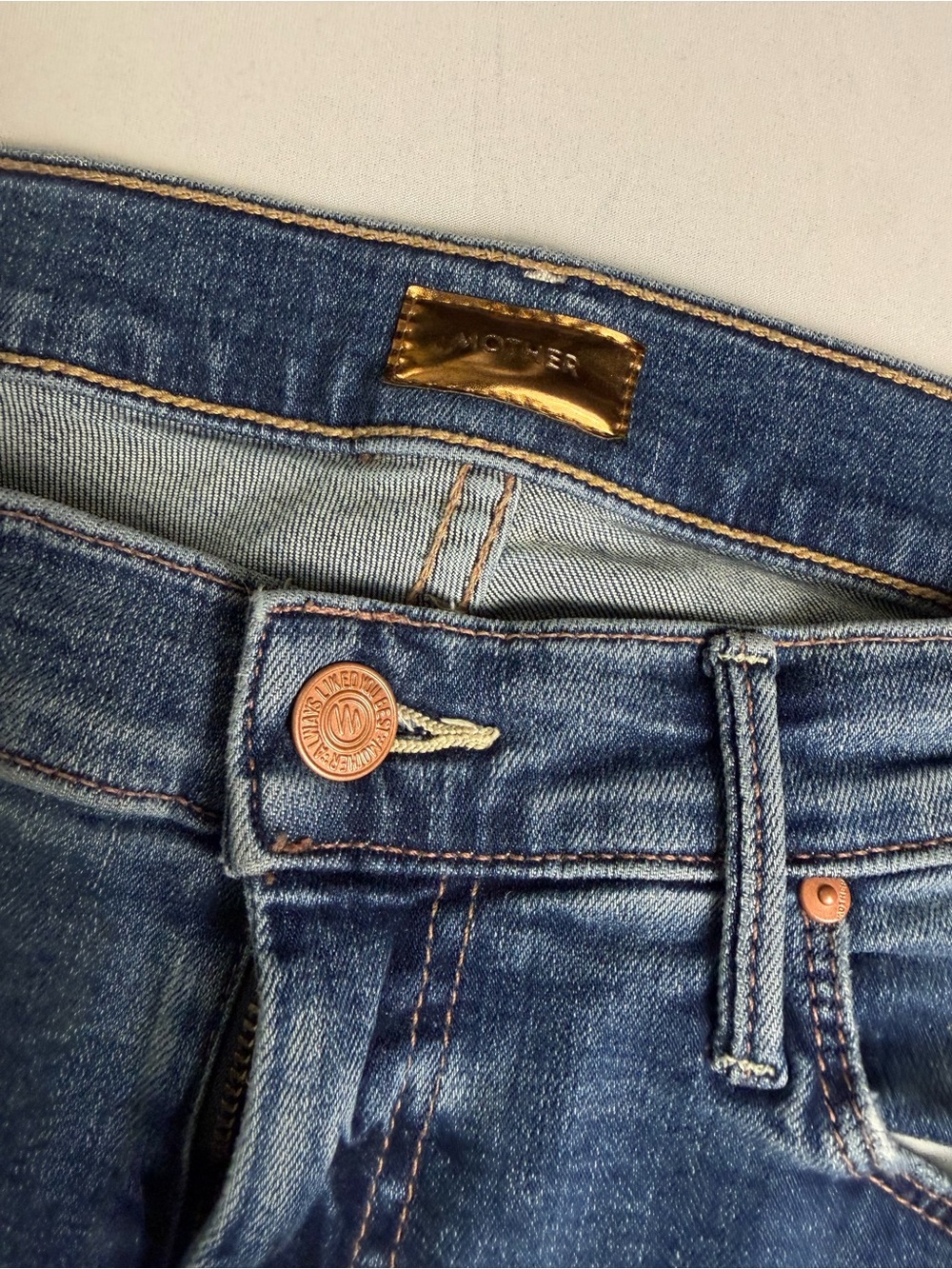 Mother weekender fray walking on coals flared high waisted jeans size 29 - Picture 5 of 8